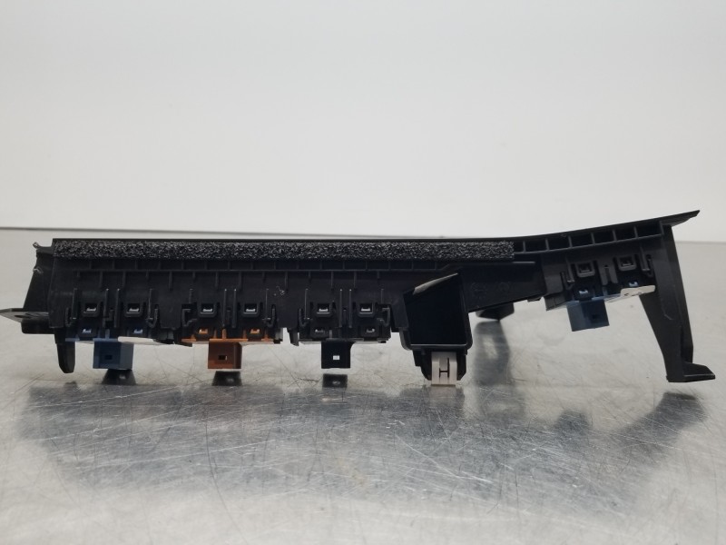 Recambio de mando elevalunas delantero derecho para citroen ds 7 crossback bluehdi referencia OEM IAM 9821893677  