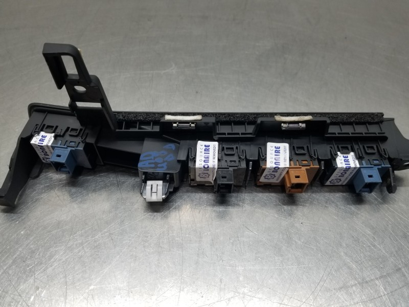 Recambio de mando elevalunas delantero derecho para citroen ds 7 crossback bluehdi referencia OEM IAM 9821893677  