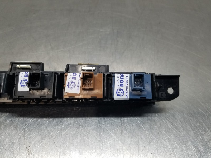 Recambio de mando elevalunas delantero derecho para citroen ds 7 crossback bluehdi referencia OEM IAM 9821893677  