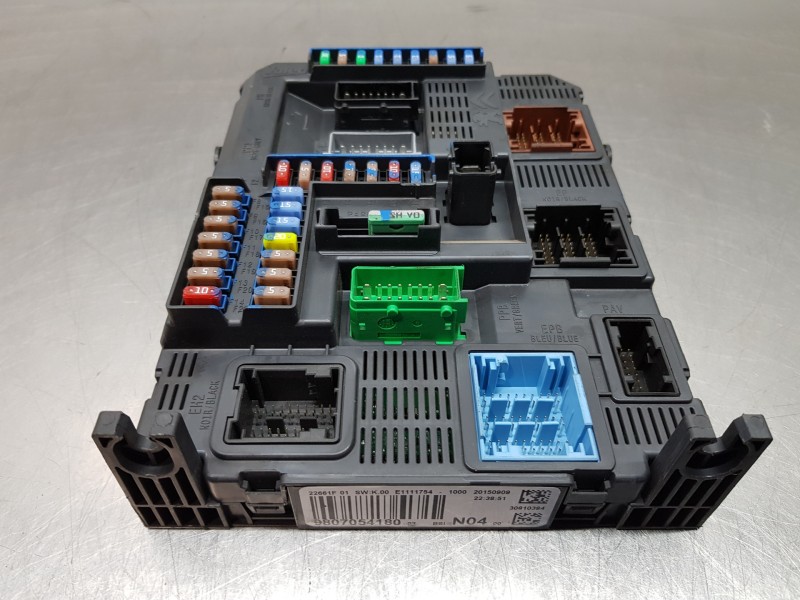 Recambio de caja reles / fusibles para peugeot 308 thp referencia OEM IAM 9807054180 BSIN04  Recambio de caja reles / fusibles para peugeot 308 thp referencia OEM IAM 9807054180 BSIN04