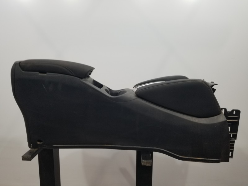 Recambio de apoyabrazos central para nissan qashqai (j11) vision referencia OEM IAM 969104EH3B  