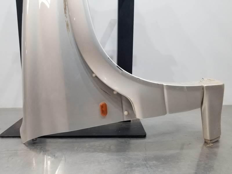 Recambio de aleta delantera derecha para suzuki grand vitara 5 puertas sq (ft) ft referencia OEM IAM 5861165DC1  