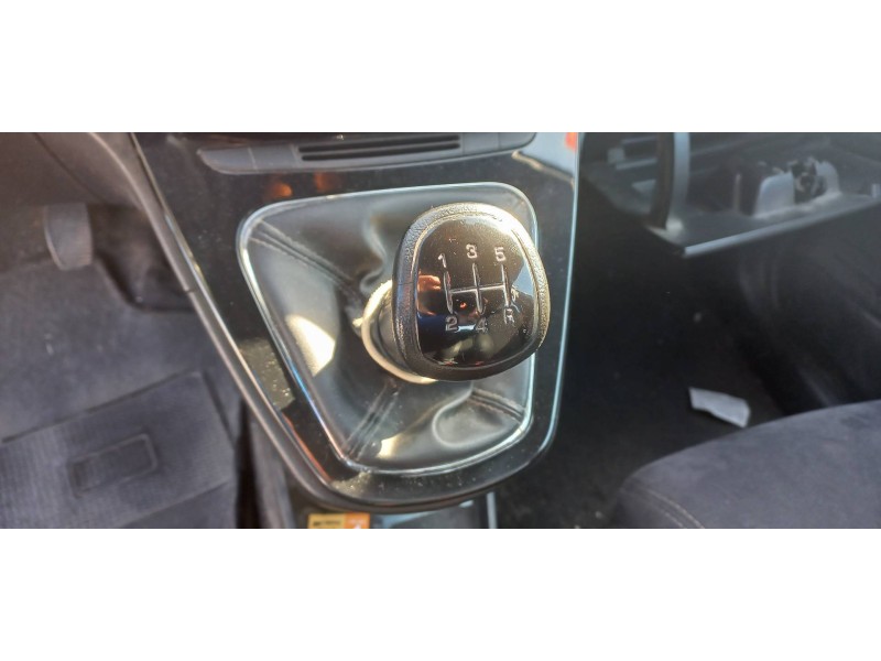 lancia ypsilon (402) del año 2013