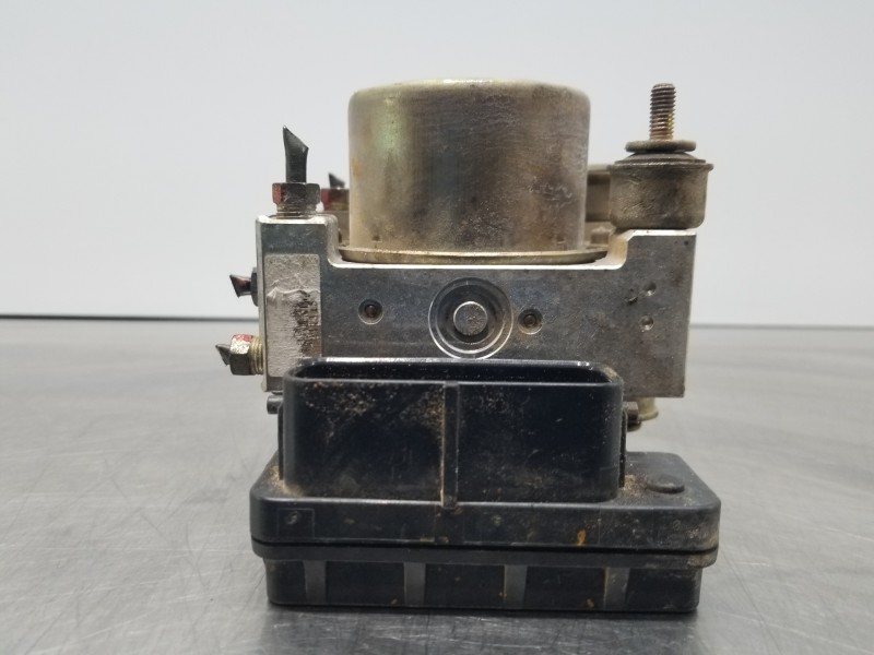 Recambio de abs para suzuki grand vitara 5 puertas sq (ft) ft referencia OEM IAM 5610065D22  