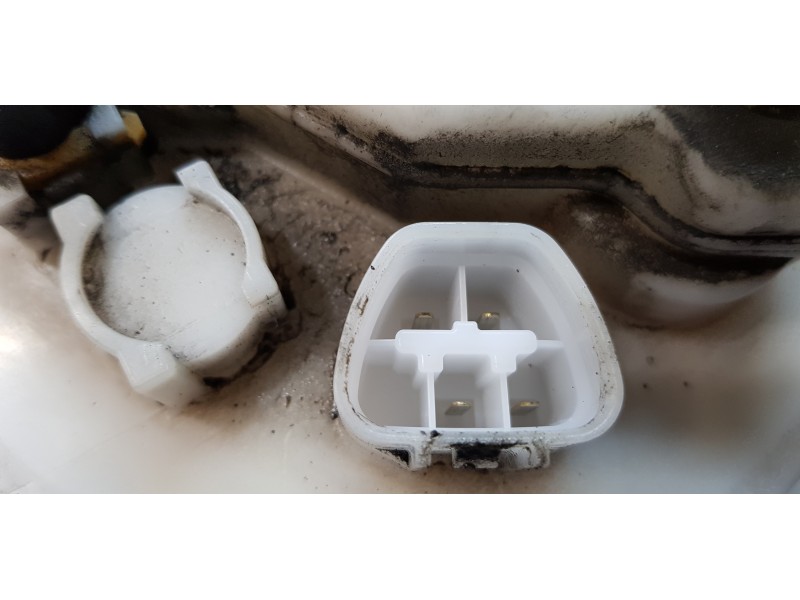 Recambio de aforador para toyota auris touring sports (e18) hybrid advance referencia OEM IAM 7702002501  