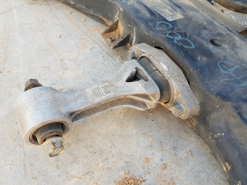 Recambio de puente delantero para kia ceed sportswagon tech referencia OEM IAM 62400J7AA0  