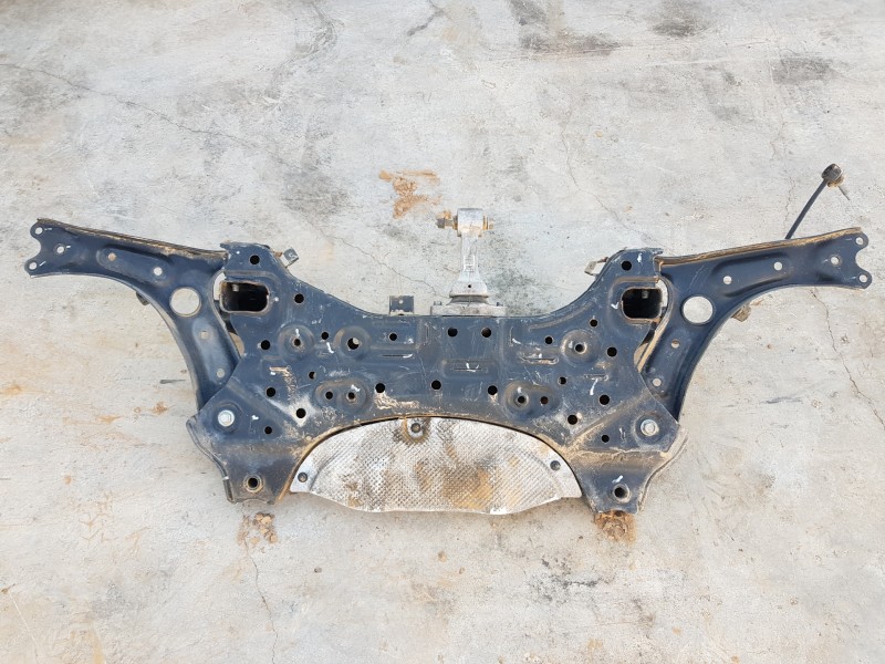 Recambio de puente delantero para kia ceed sportswagon tech referencia OEM IAM 62400J7AA0  