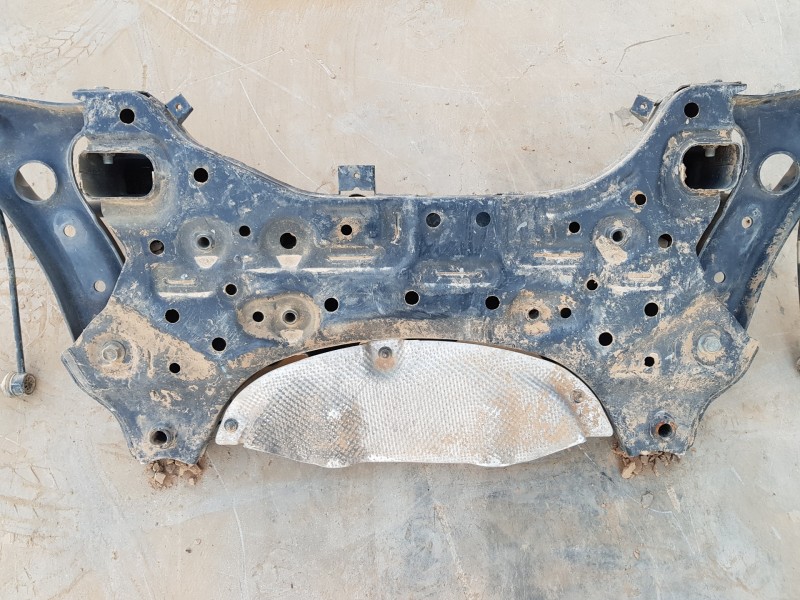 Recambio de puente delantero para kia ceed sportswagon tech referencia OEM IAM 62400J7AA0  