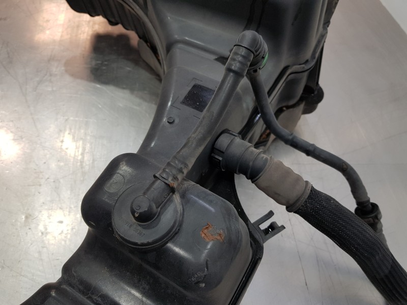 Recambio de deposito aditivo adblue fap ( deposito grande ) para dacia lodgy comfort referencia OEM IAM 172A24881R   Recambio de deposito aditivo adblue fap ( deposito grande ) para dacia lodgy comfort referencia OEM IAM 172A24881R