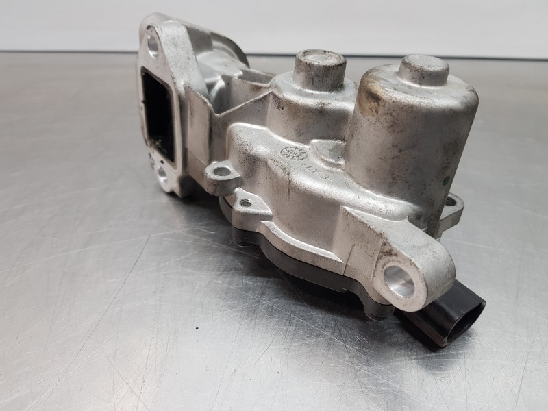 Recambio de valvula egr para opel astra j sports tourer selective referencia OEM IAM 55581958  