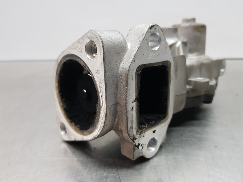 Recambio de valvula egr para opel astra j sports tourer selective referencia OEM IAM 55581958  