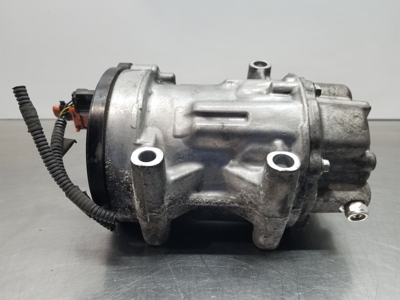 Recambio de compresor aire acondicionado para toyota corolla touring sports (e21) hybrid referencia OEM IAM 8837012080 042400037