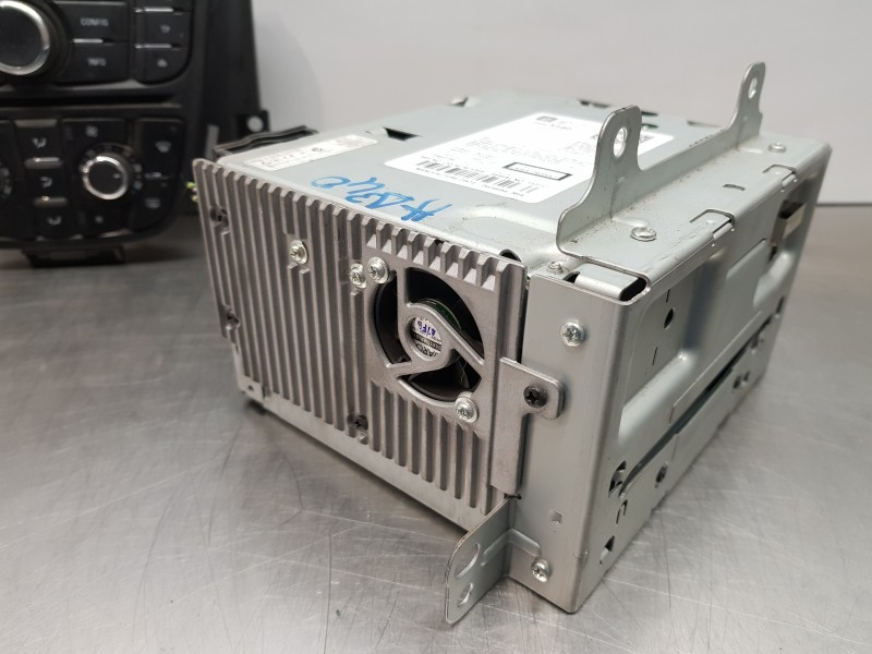 Recambio de sistema audio / radio cd para opel astra j sports tourer selective referencia OEM IAM 23495140 13397126 13435148