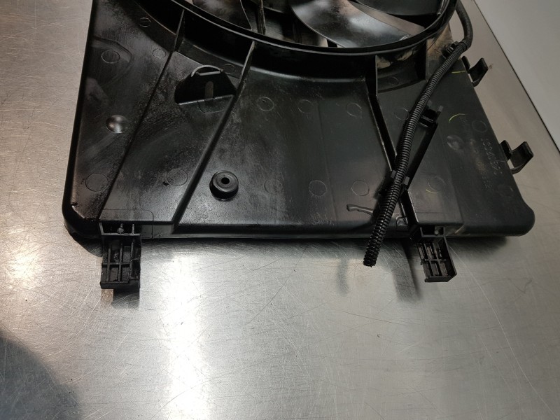 Recambio de electroventilador para opel astra j sports tourer selective referencia OEM IAM 13427160 13360890 13289627