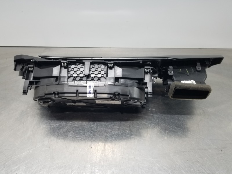 Recambio de cuadro instrumentos para volkswagen polo beats referencia OEM IAM 2G0920740C  