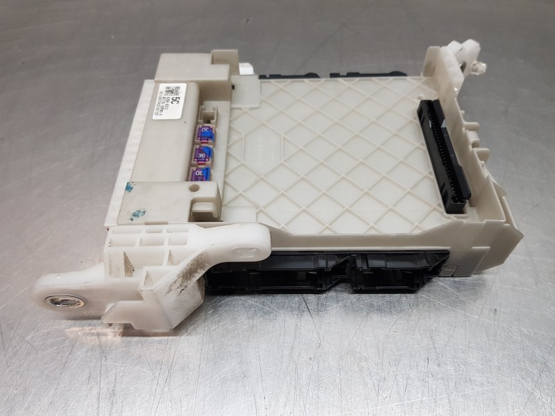 Recambio de caja reles / fusibles para toyota corolla touring sports (e21) hybrid referencia OEM IAM 8273002P80 8273002P80A 