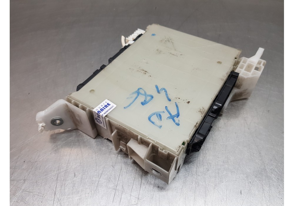 Recambio de caja reles / fusibles para toyota corolla touring sports (e21) hybrid referencia OEM IAM 8273002P80 8273002P80A 