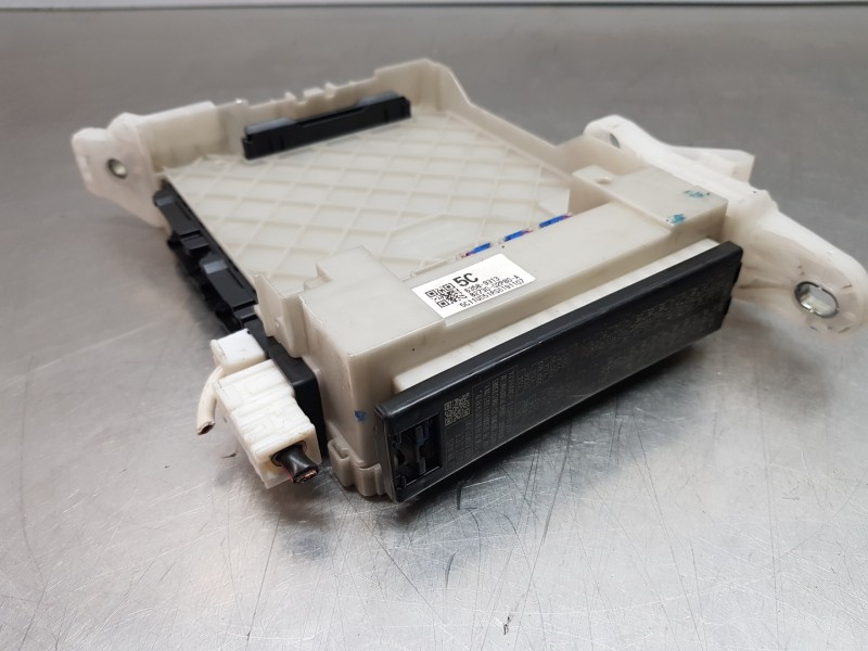 Recambio de caja reles / fusibles para toyota corolla touring sports (e21) hybrid referencia OEM IAM 8273002P80 8273002P80A 