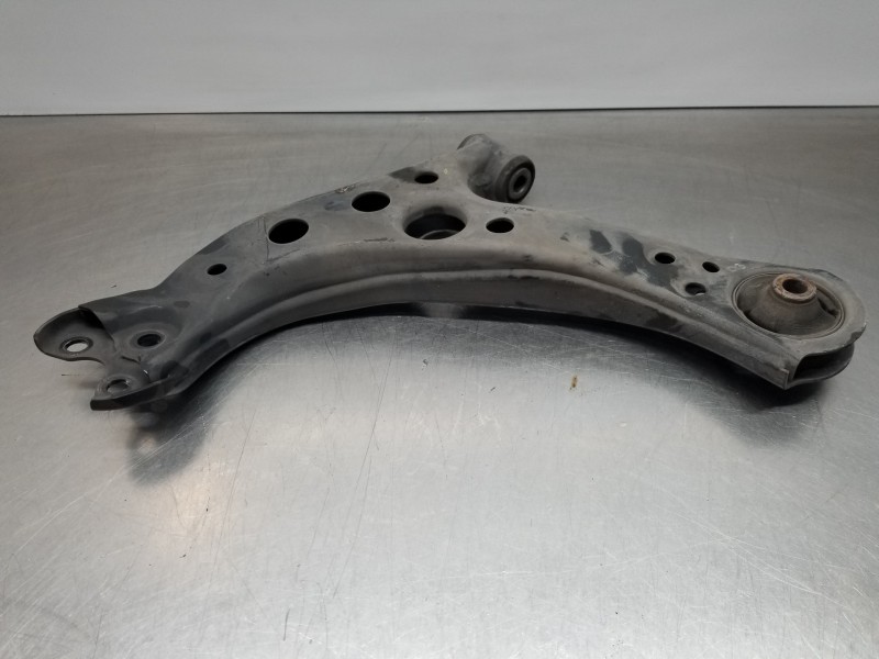 Recambio de brazo suspension inferior delantero derecho para toyota corolla touring sports (e21) hybrid referencia OEM IAM 48068