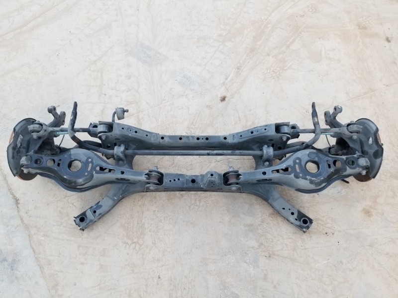 Recambio de puente trasero para toyota corolla touring sports (e21) hybrid referencia OEM IAM 5120602090  