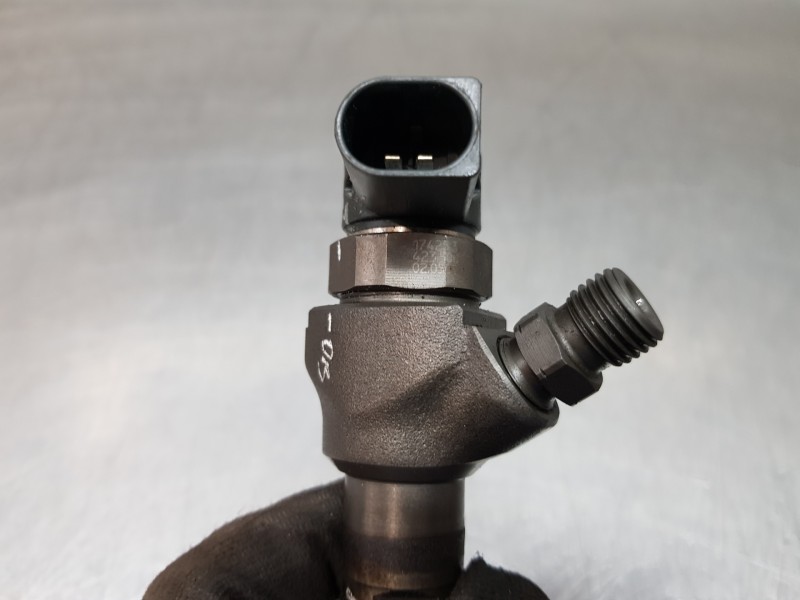 Recambio de inyector para skoda superb combi (3t5) active referencia OEM IAM 04L130277AC 0445110646 