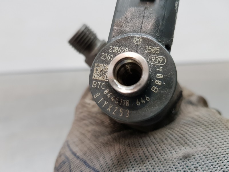 Recambio de inyector para skoda superb combi (3t5) active referencia OEM IAM 04L130277AC 0445110646 