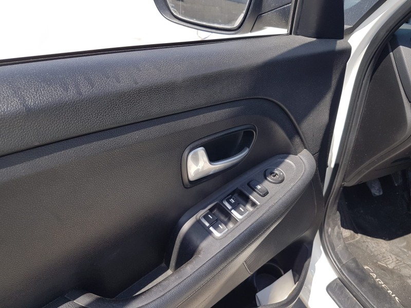 kia carens ( ) del año 2016