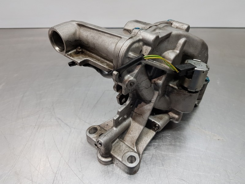 Recambio de bomba aceite para volvo xc60 inscription awd referencia OEM IAM 32298285  