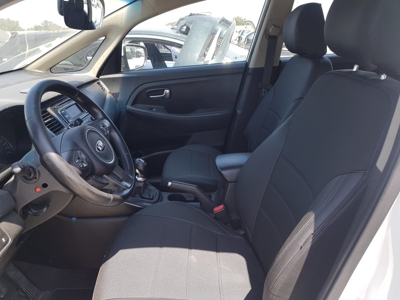 kia carens ( ) del año 2016