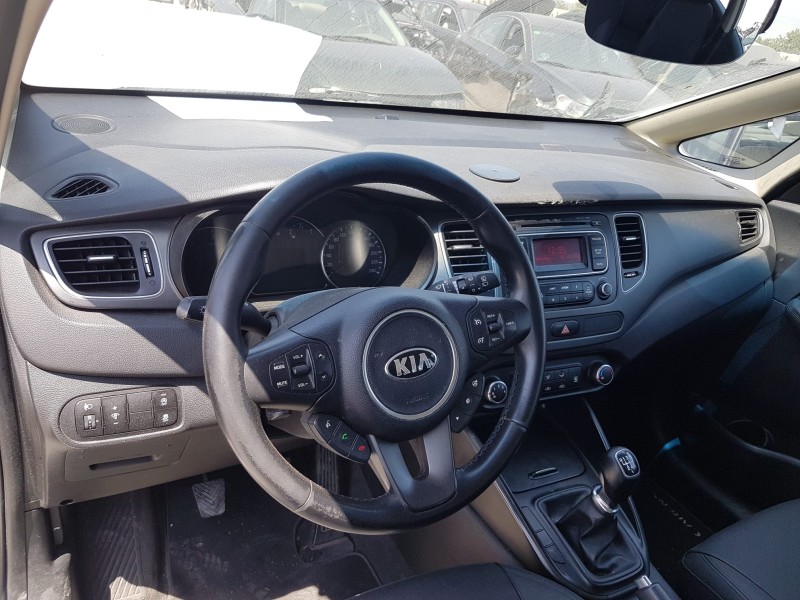 kia carens ( ) del año 2016