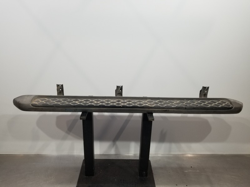 Recambio de estribos laterales para nissan pathfinder (r51) iii referencia OEM IAM 96101EA500  