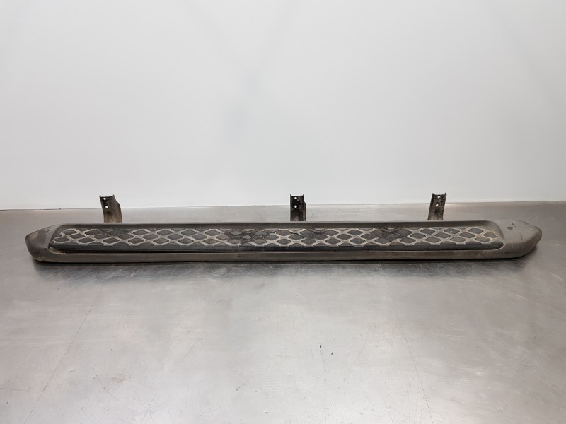 Recambio de estribos laterales para nissan pathfinder (r51) iii referencia OEM IAM 96100EA500  