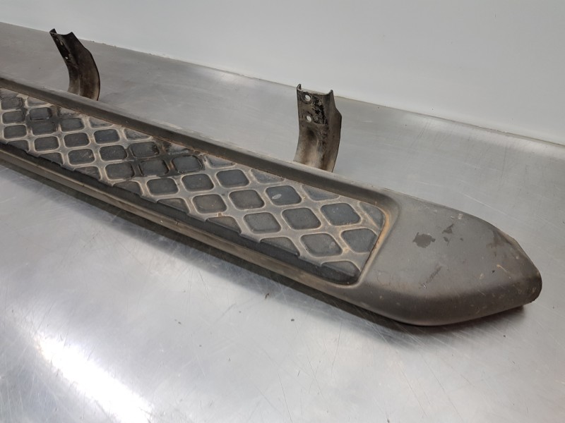 Recambio de estribos laterales para nissan pathfinder (r51) iii referencia OEM IAM 96100EA500  