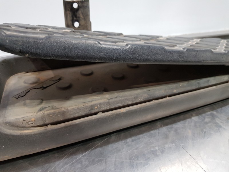 Recambio de estribos laterales para nissan pathfinder (r51) iii referencia OEM IAM 96100EA500  