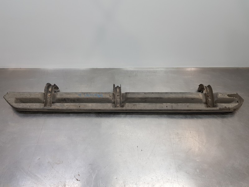 Recambio de estribos laterales para nissan pathfinder (r51) iii referencia OEM IAM 96100EA500  