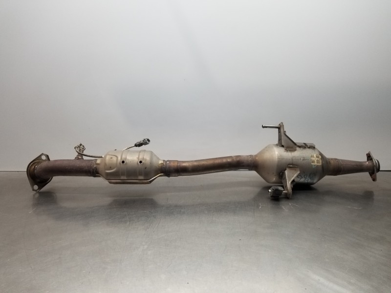 Recambio de catalizador para toyota corolla touring sports (e21) hybrid referencia OEM IAM 174100TD30 174100TJ20 