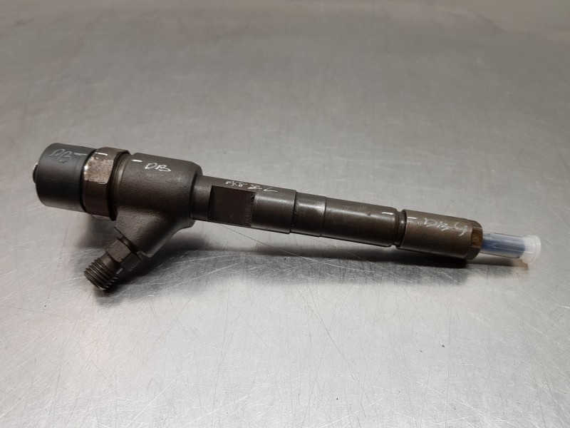 Recambio de inyector para fiat fiorino básico referencia OEM IAM 0445110083  