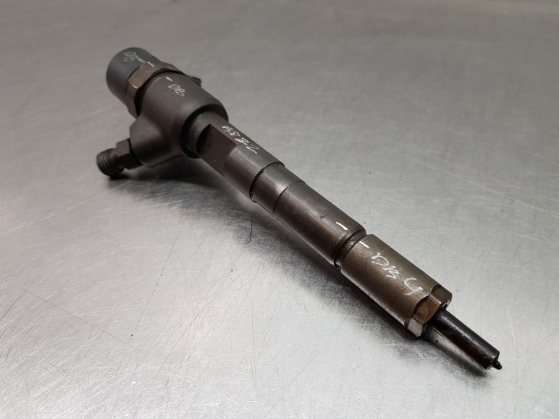 Recambio de inyector para fiat fiorino básico referencia OEM IAM 0445110083  
