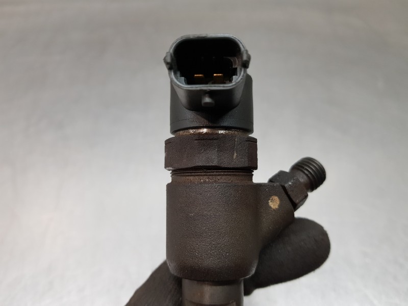 Recambio de inyector para fiat fiorino básico referencia OEM IAM 0445110083  