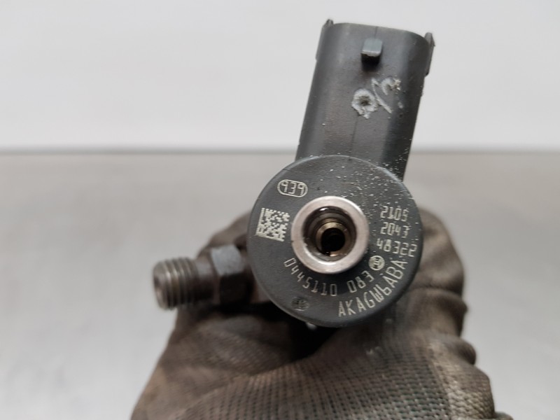 Recambio de inyector para fiat fiorino básico referencia OEM IAM 0445110083  