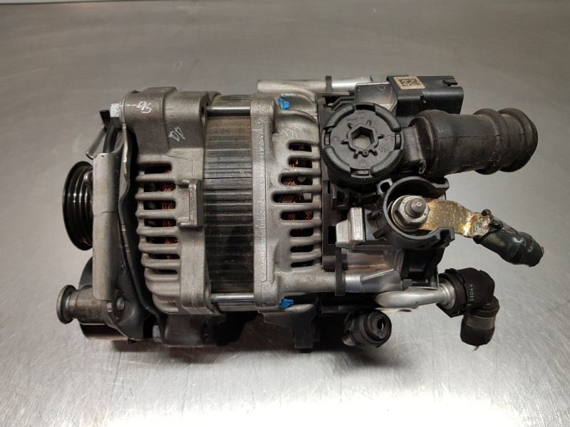 Recambio de alternador para bmw serie x3 (g01) xdrive20d referencia OEM IAM 12318490538 8490538 0127823040