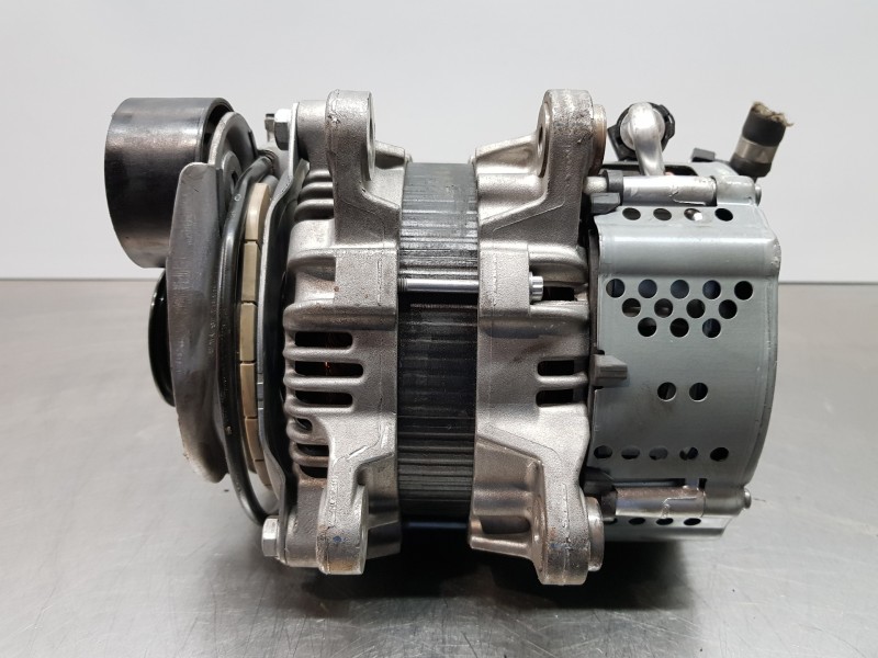 Recambio de alternador para bmw serie x3 (g01) xdrive20d referencia OEM IAM 12318490538 8490538 0127823040