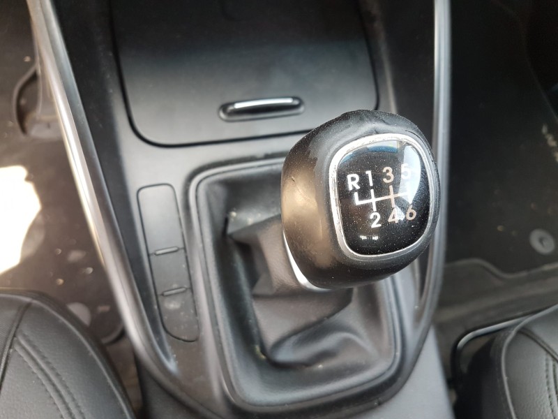 kia carens ( ) del año 2016