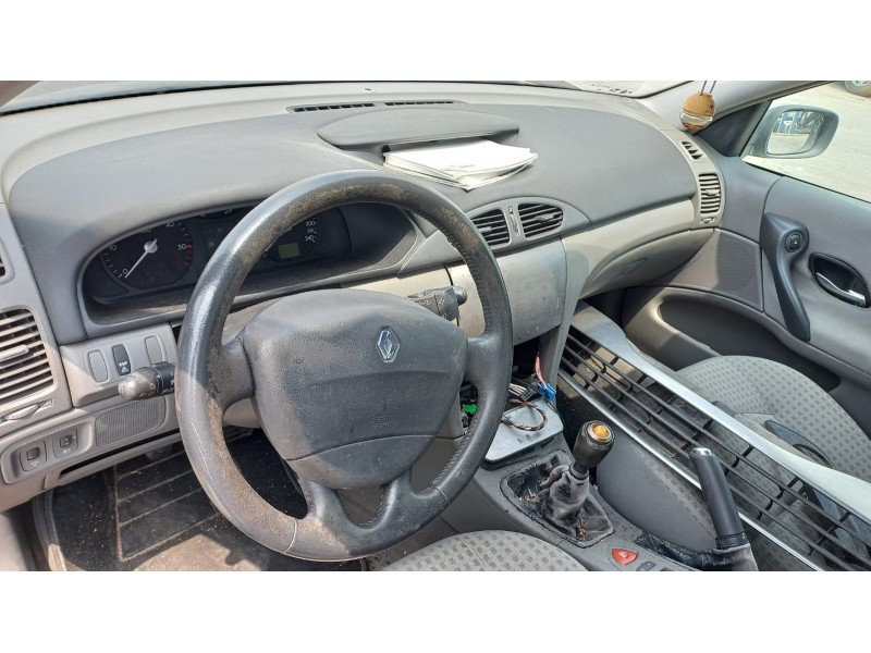 renault laguna ii (bg0) del año 2003