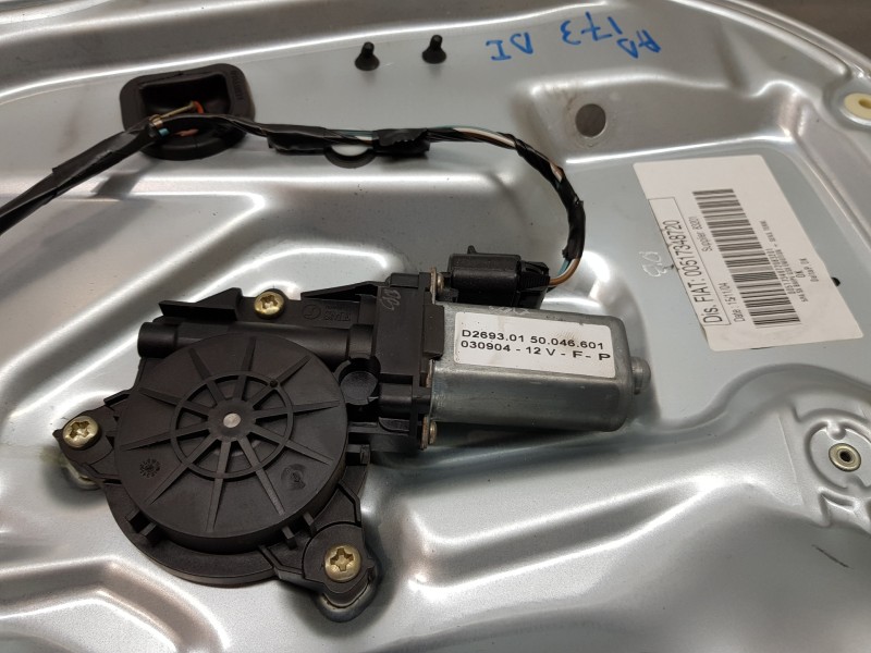 Recambio de elevalunas delantero izquierdo para lancia musa (184) 1.9 jtd platino referencia OEM IAM 71734870 00517348720 468412