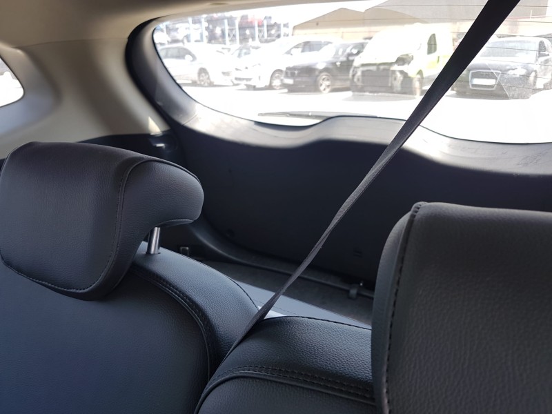 kia carens ( ) del año 2016