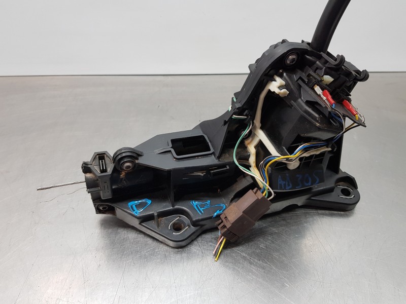 Recambio de palanca cambio para renault scenic iii grand dynamique referencia OEM IAM 8200792999  