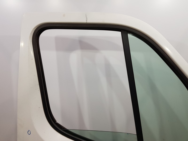 Recambio de puerta delantera derecha para opel movano b pritsche/kipper/koffer pritsche referencia OEM IAM 95530347  