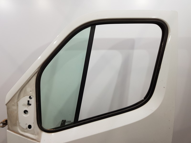 Recambio de puerta delantera izquierda para opel movano b pritsche/kipper/koffer pritsche referencia OEM IAM 93197571  