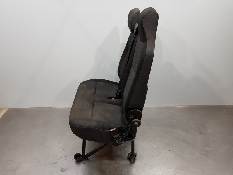 Recambio de asiento delantero derecho para opel movano b pritsche/kipper/koffer pritsche referencia OEM IAM 93197868  